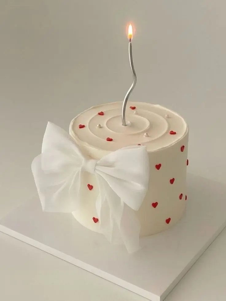 Soft and delicious mini cake with elegant decoration.